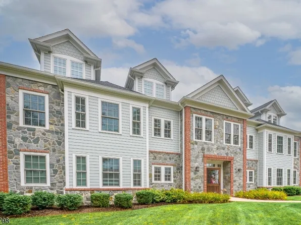 29 Euclid Ave APT 202, Summit, NJ 07901