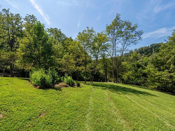 4th image of 2073 Arrowhead Valley Rd