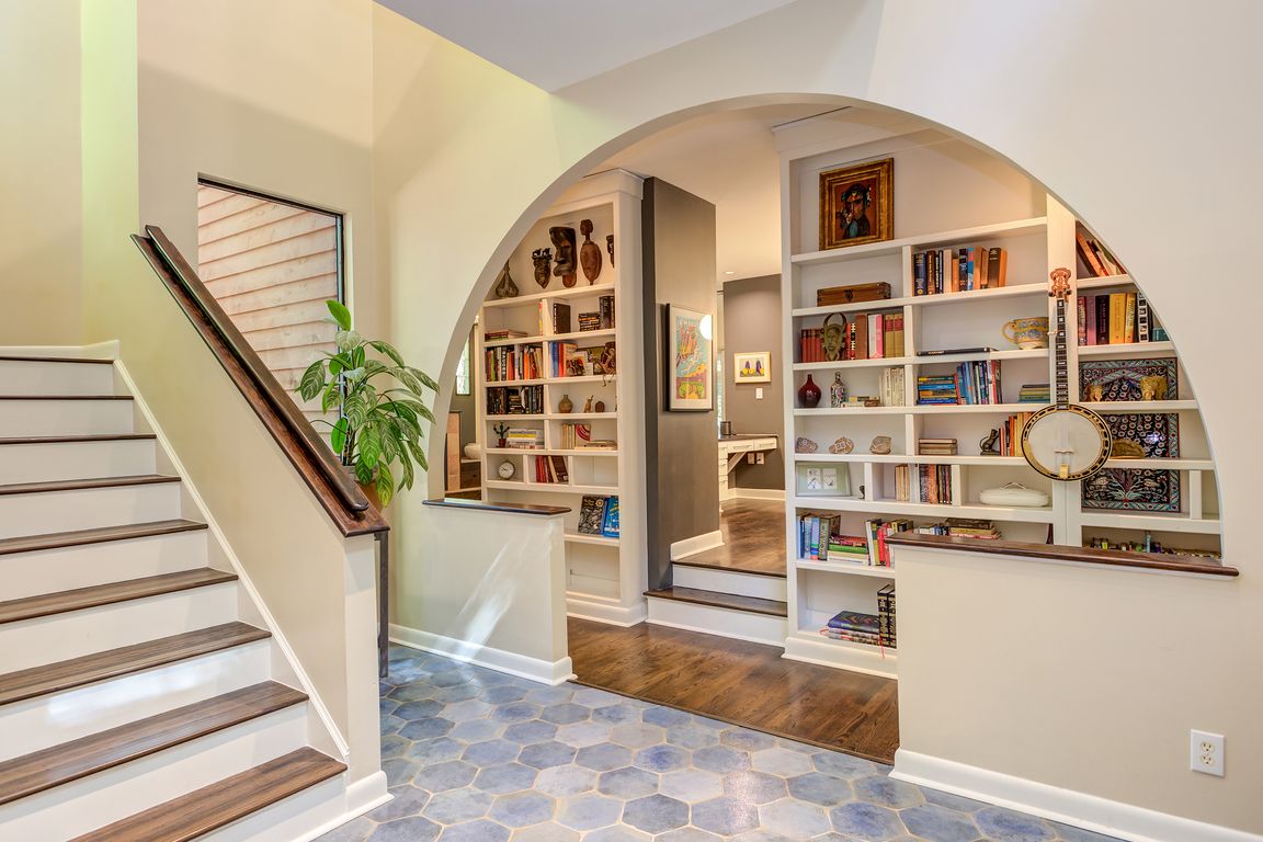 next background image