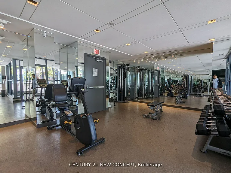 210 Simcoe St #613 — Photo 14