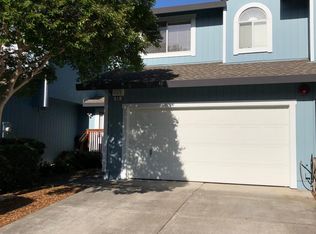 33 Regents Cir, Rohnert Park, CA 94928