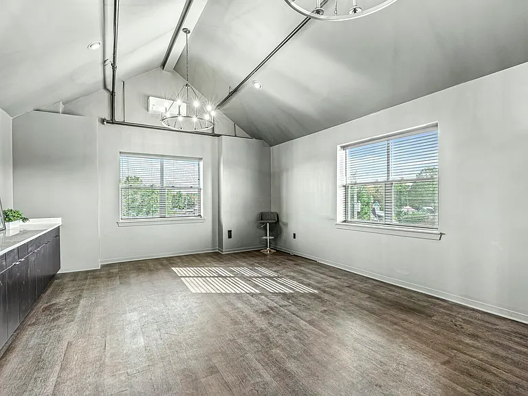 230 N 10th St #130 — Photo 2