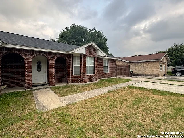 3 bed, 2.0 bath, 1401 sqft, $1,595 — Photo 3
