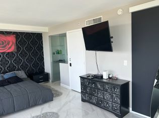 (Undisclosed Address), Hollywood, FL 33020