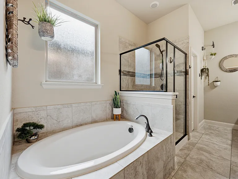 816 Brookstone Ct — Photo 9