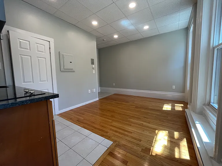 70 Pinckney St #2 — Photo 4