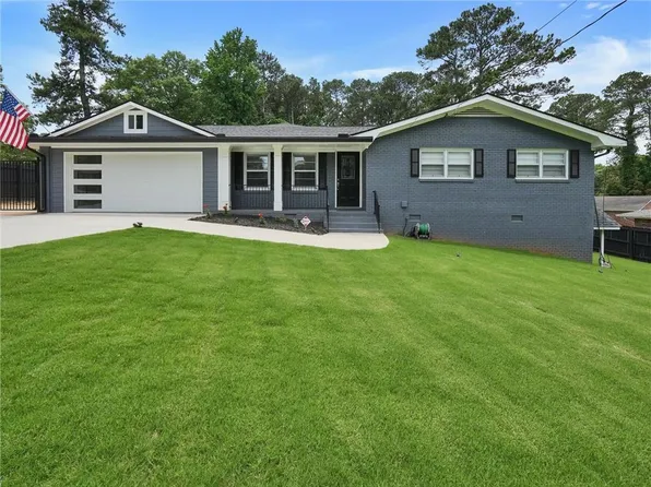 5521 Joeclay Dr, Stone Mountain, GA 30088