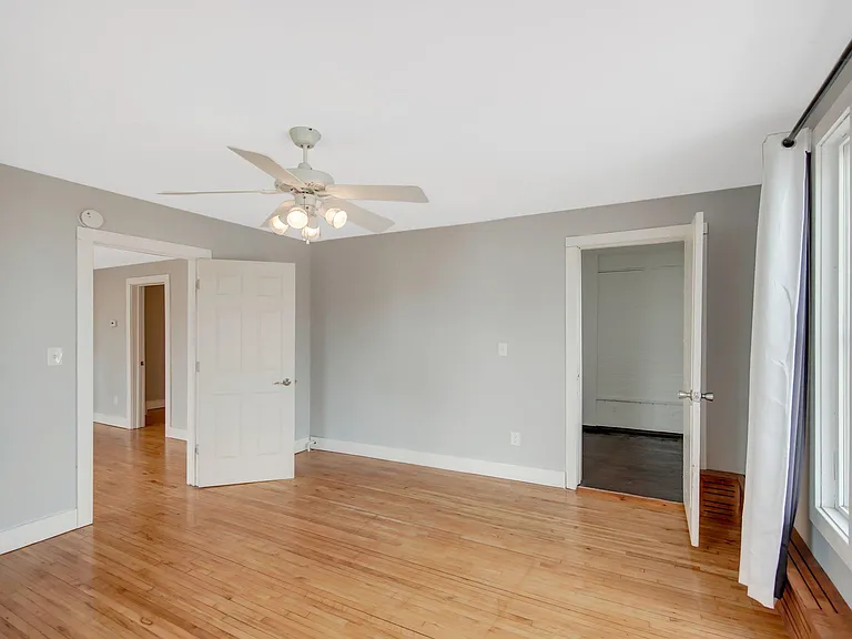 2600 University Ave NE #2 — Photo 8