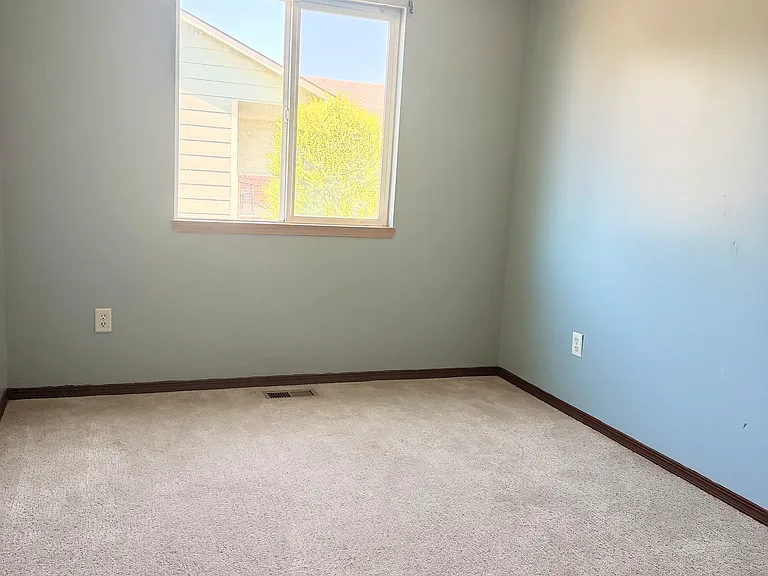 2117 S Rogers Cir — Photo 6