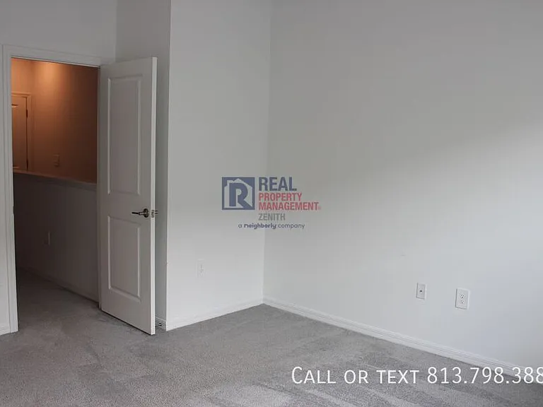 10821 Fowlers Bluff Ct — Photo 17