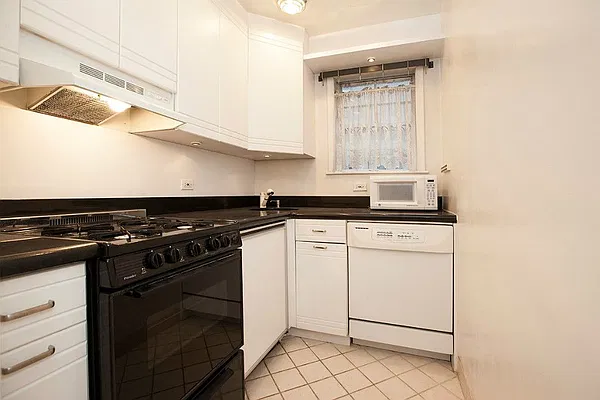 Rented by Jade Stone Real Estate Consulting | media 17