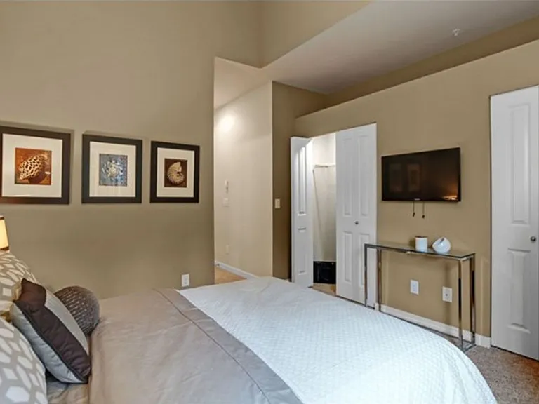 2161 NW Talus Dr — Photo 5