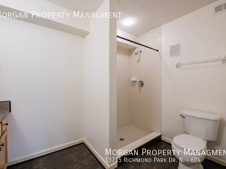 13715 Richmond Park Dr N #604 — Photo 27