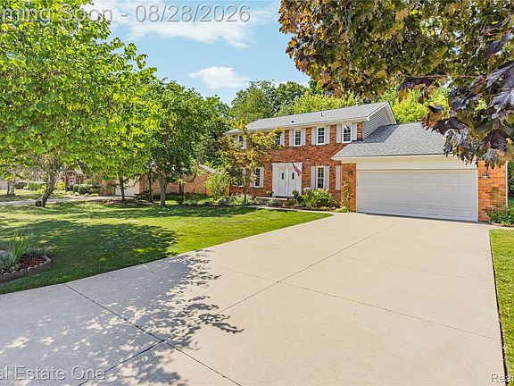 3rd image of 2222 Carpathian Dr