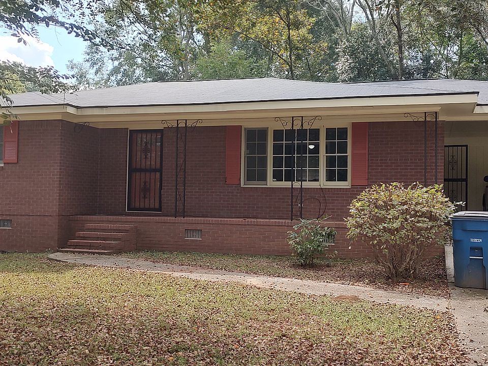 Front of property on quiet cul-de-sac