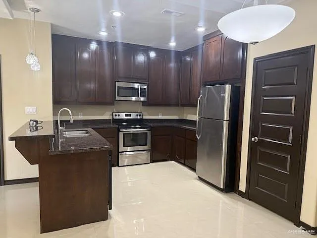 1308 Daffodil Ave E #C — Photo 17