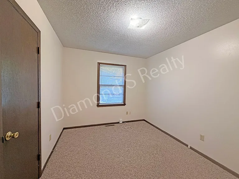 2750 N Howard Ave — Photo 10