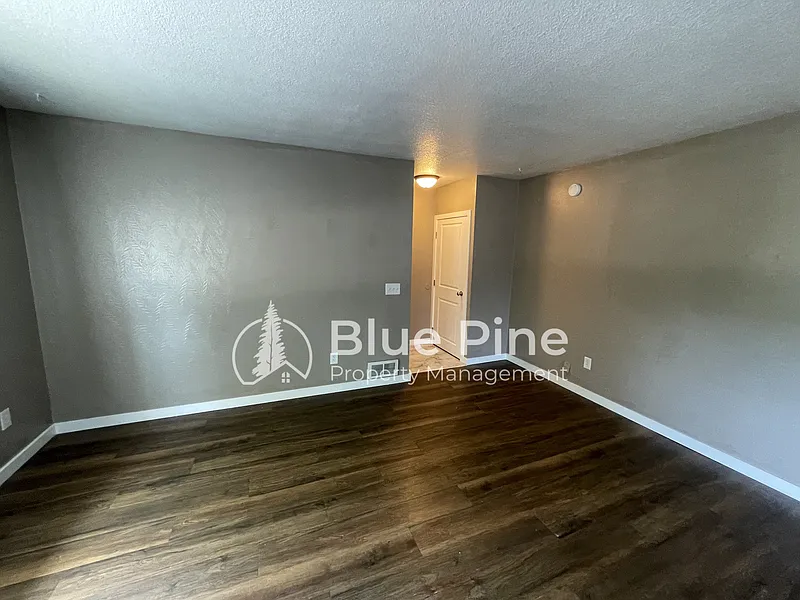 2 bed, 1.0 bath, 800 sqft, $795 — Photo 3