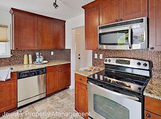 9203 21st Ave SW #A, Seattle, WA 98106