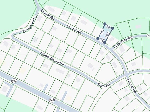 3rd image of 826 Laurel Rd