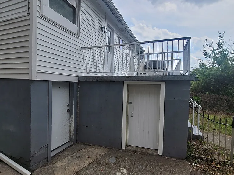 1325 Wyoming Ave — Photo 2