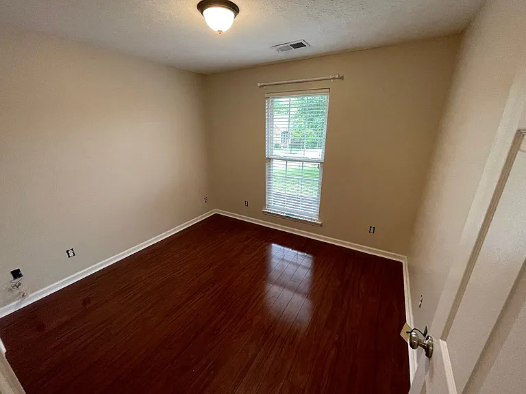 1547 Overlook Cir — Photo 19