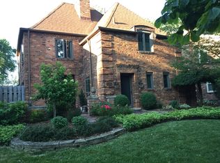 1540 Oxford Rd, Grosse Pointe Woods, MI 48236