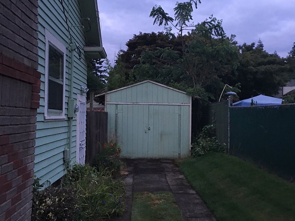 2nd image of 4320 NE 34th Ave