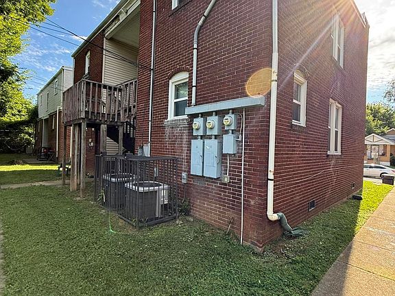 4th image of 828 S 31st St