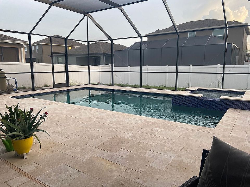 Pool & Spa