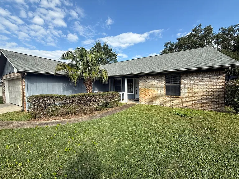 3872 Mariners Dr — Photo 2