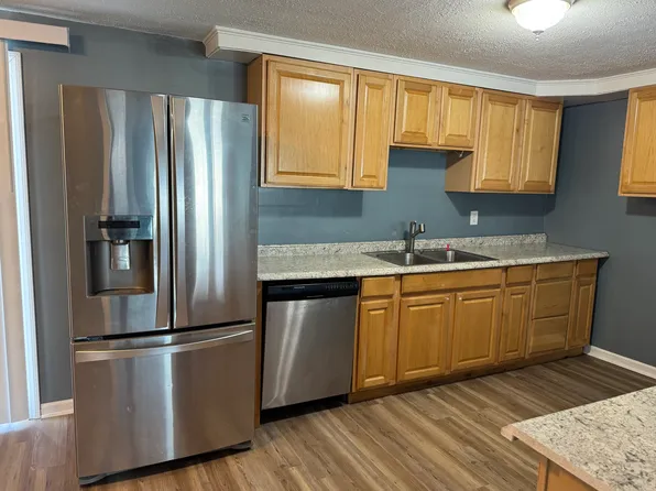 716 Post Rd, Warwick, RI 02888