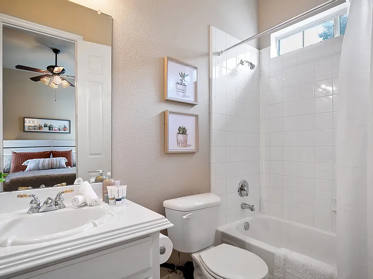 7912 Caribia Ct — Photo 24