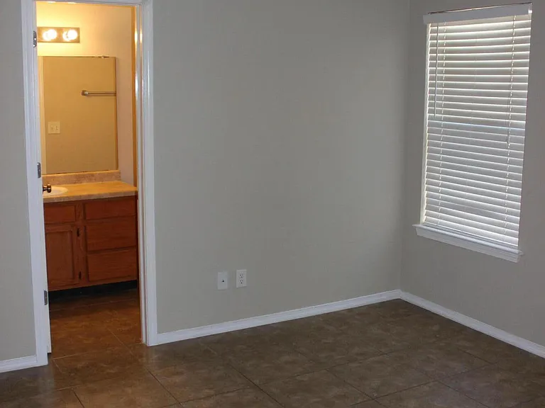 13978 Vaquero Rock Dr — Photo 24