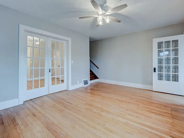 3427 Cuming St — Photo 3