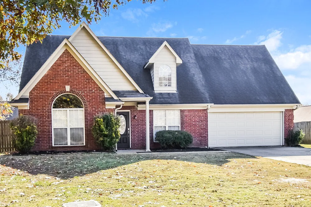4 bed, 2.5 bath, 1998 sqft, $2,095 — Photo 1
