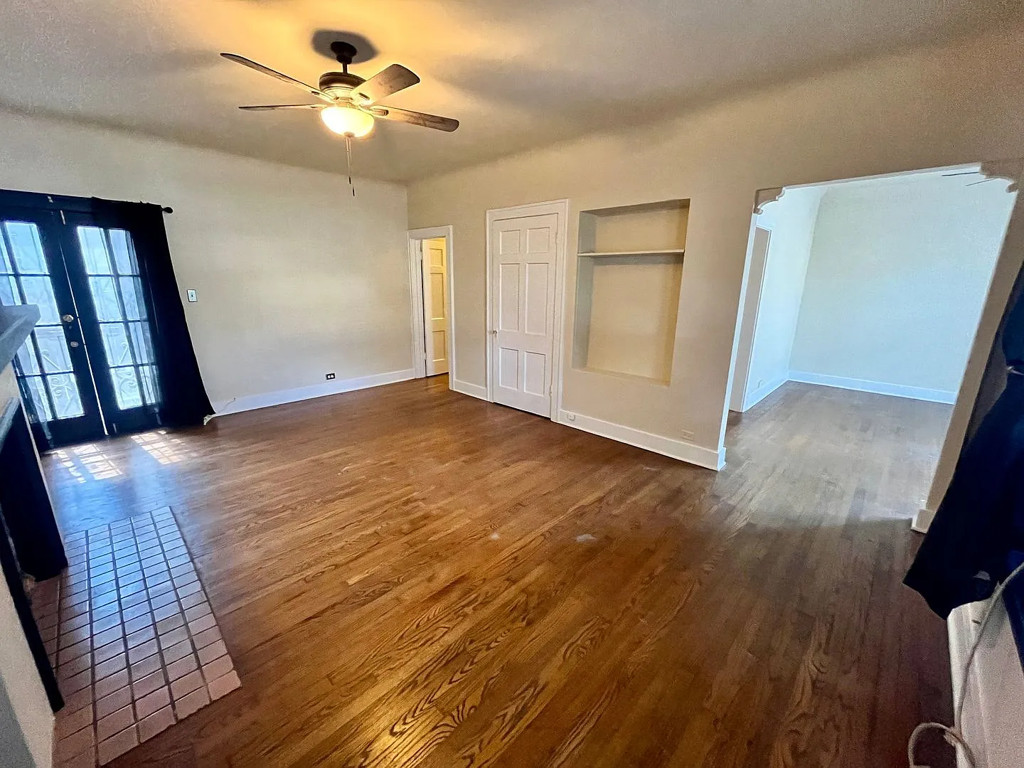 *Move In Specials* Historic 1/1 Located Off The St Mary's Strip And Close To The Pearl! Includes ... — Photo 4