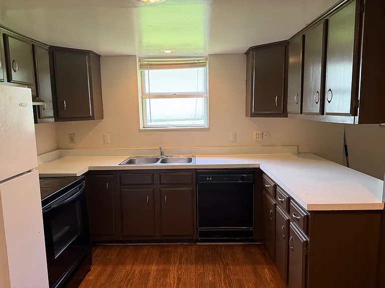 1115 Woodlawn Ave #1 — Photo 9