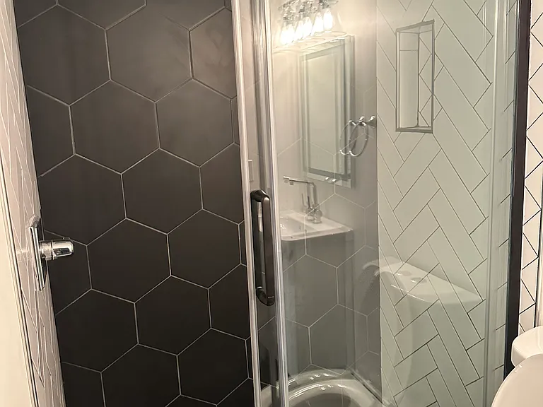 4252 Dix St NE — Photo 5