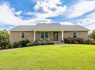 810 River Cliff Dr, Kodak, TN 37764