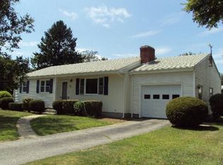 24 Columbia Ter, Portsmouth, RI 02871
