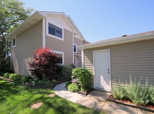 1022 Stockton Ct, Vernon Hills, IL 60061