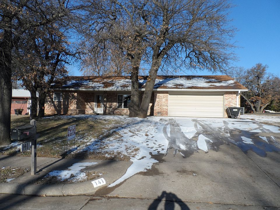 1st image of 141 Sequoia Dr