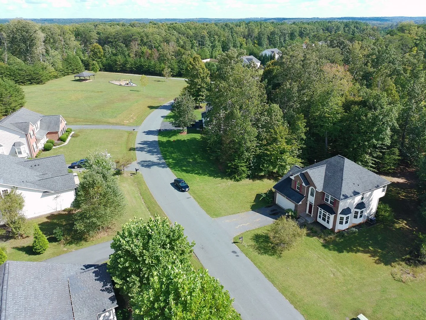 Gorgeous Fluvanna Home located in Sycamore Square, just outside the Gate near Lake Monticello wit... — Photo 2