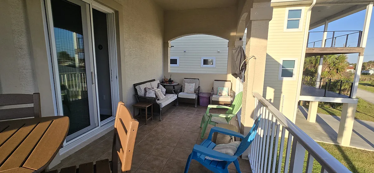 2nd floor deck space - Via Madrid Dr