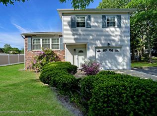 7 Oak Leaf Dr, Little Egg Harbor, NJ