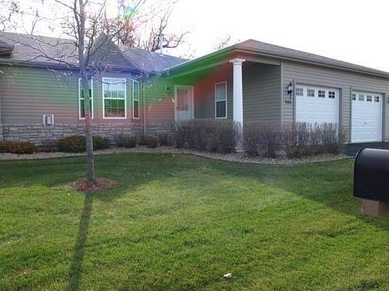 1st image of 948 Carriage Hills Dr