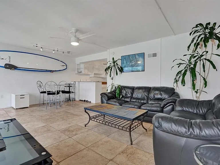 2760 Yacht Club Blvd #10C — Photo 9