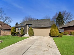 8308 Willow West Dr, Willow Springs, IL 60480