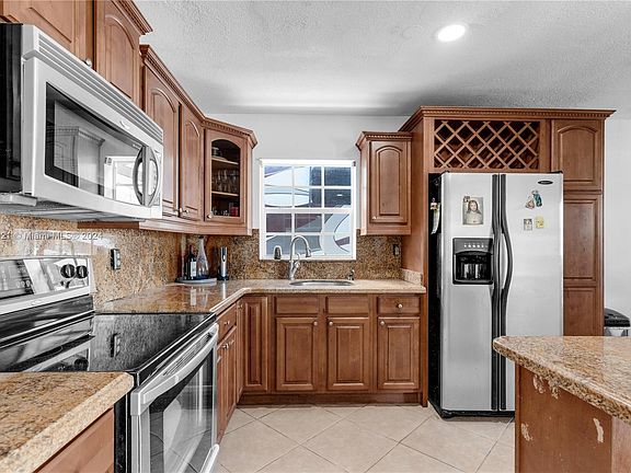 4th image of 5290 NW 172nd St